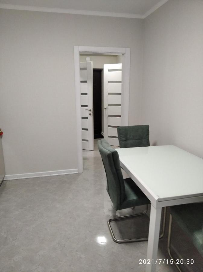 Жк Версаль Парк Apartment Irpin Bagian luar foto